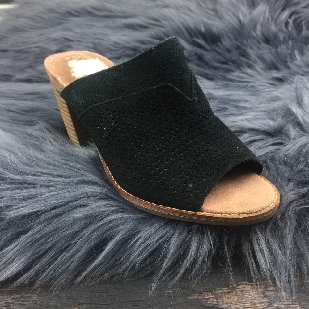 TOMS MAJMUL BLACK SUEDE PERFORATED HEELED SLIP ONS